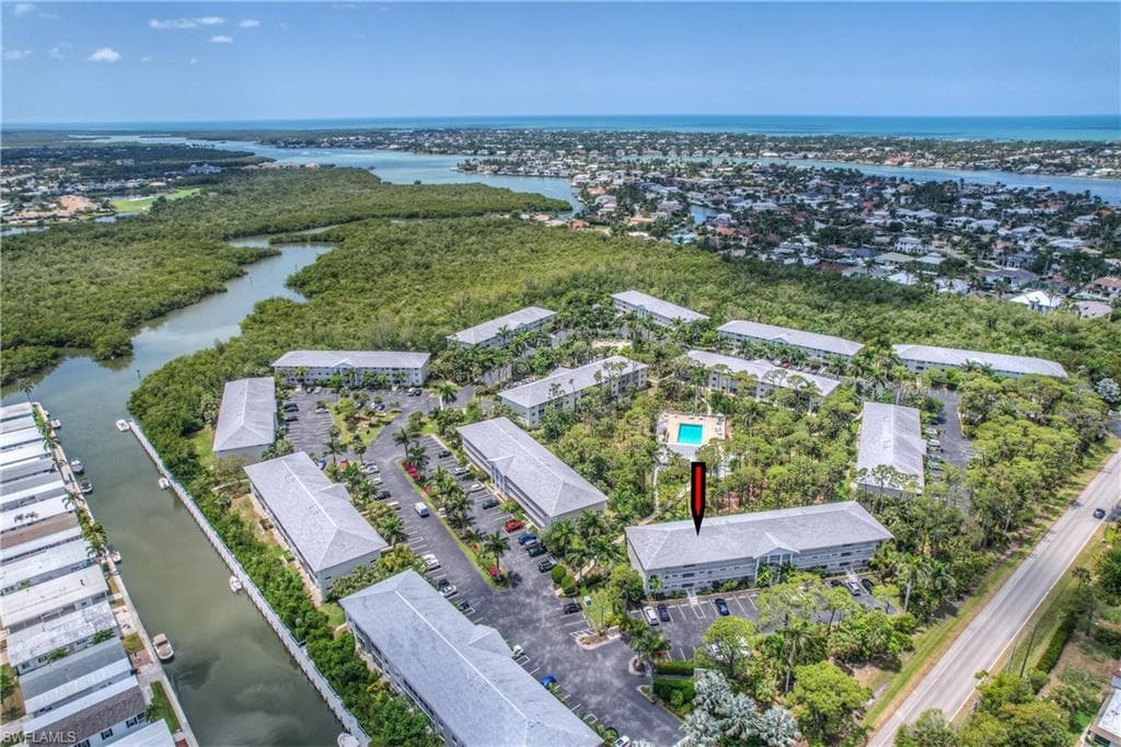 3072 Sandpiper Bay CIR # M202, NAPLES FL 34112-41