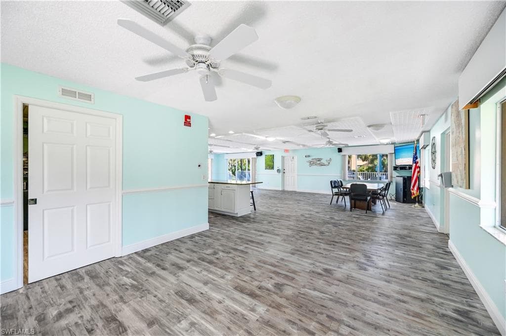 3072 Sandpiper Bay CIR # M202, NAPLES FL 34112-37