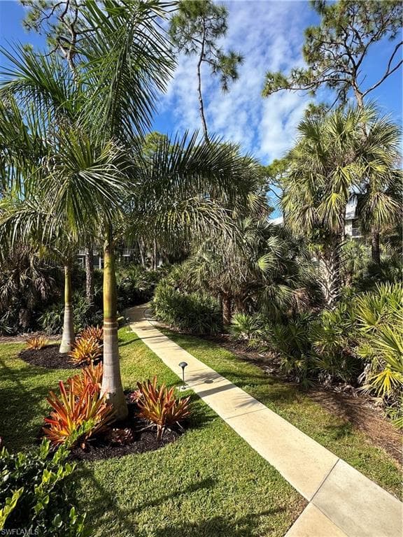 3072 Sandpiper Bay CIR # M202, NAPLES FL 34112-36