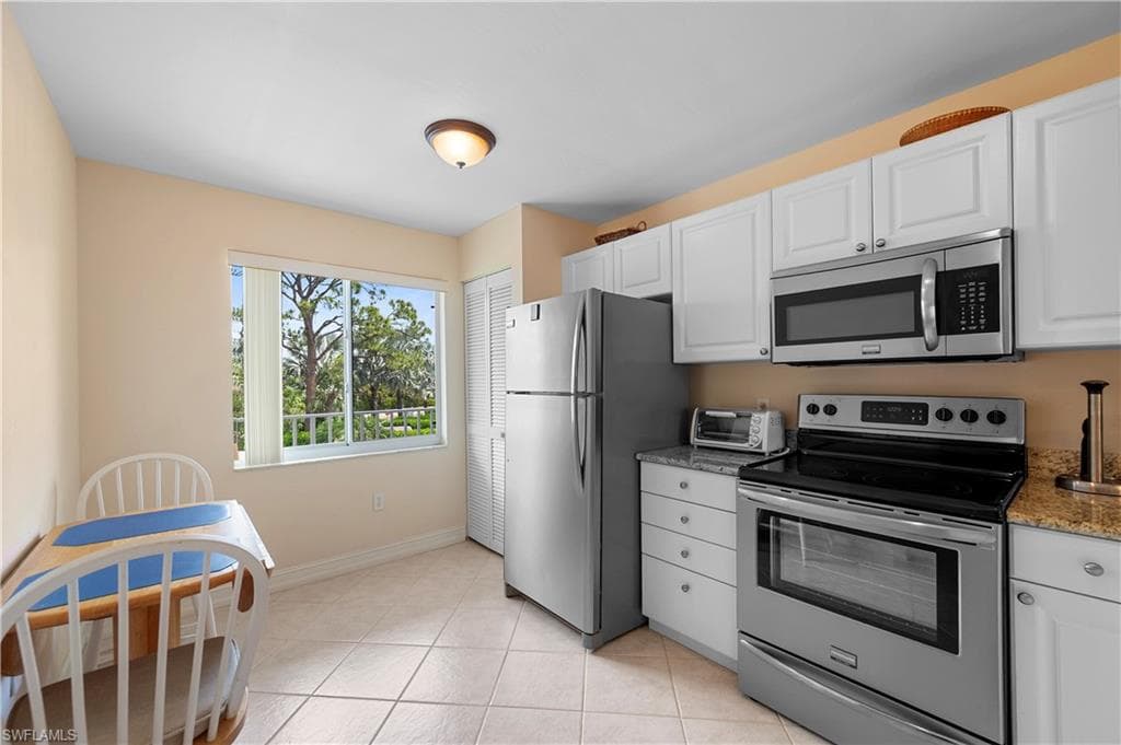 3072 Sandpiper Bay CIR # M202, NAPLES FL 34112-14