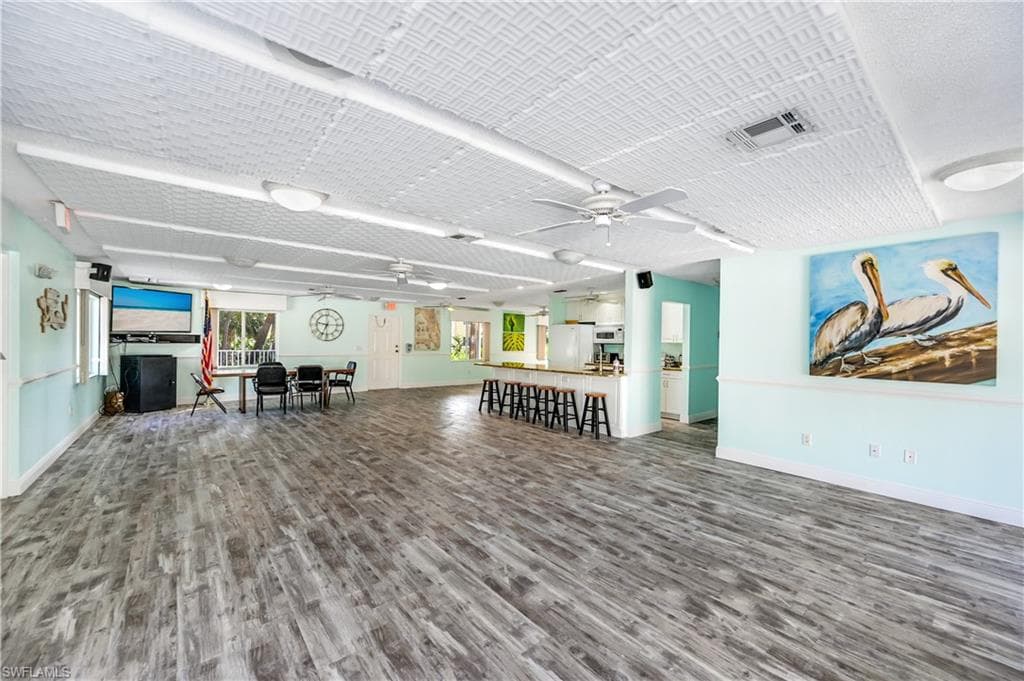 3072 Sandpiper Bay CIR # M202, NAPLES FL 34112-39