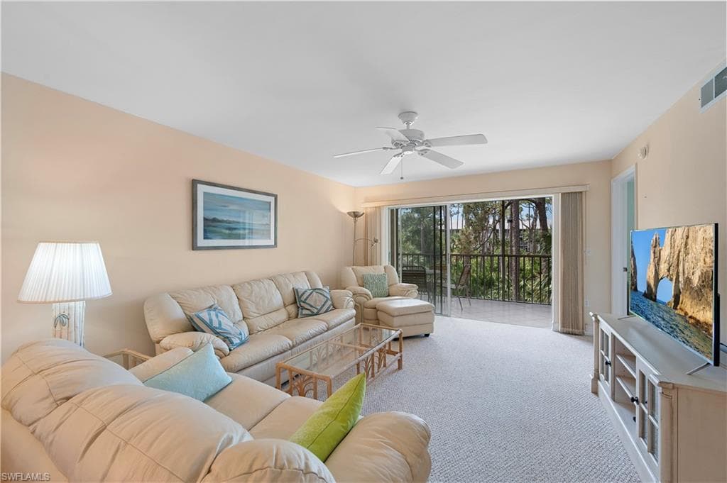 3072 Sandpiper Bay CIR # M202, NAPLES FL 34112-7