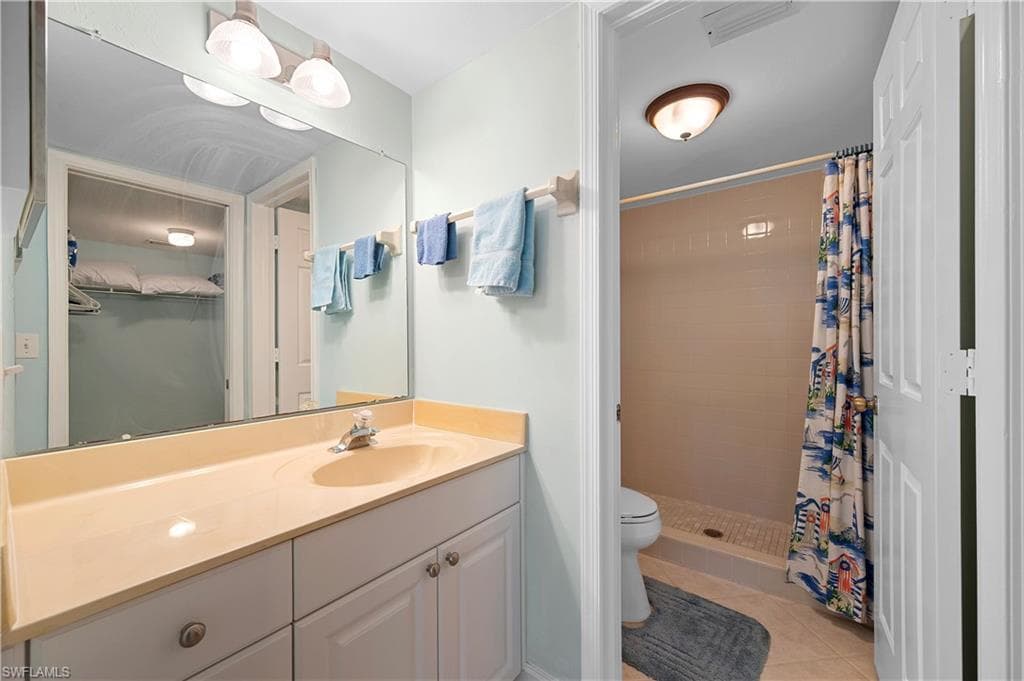 3072 Sandpiper Bay CIR # M202, NAPLES FL 34112-20