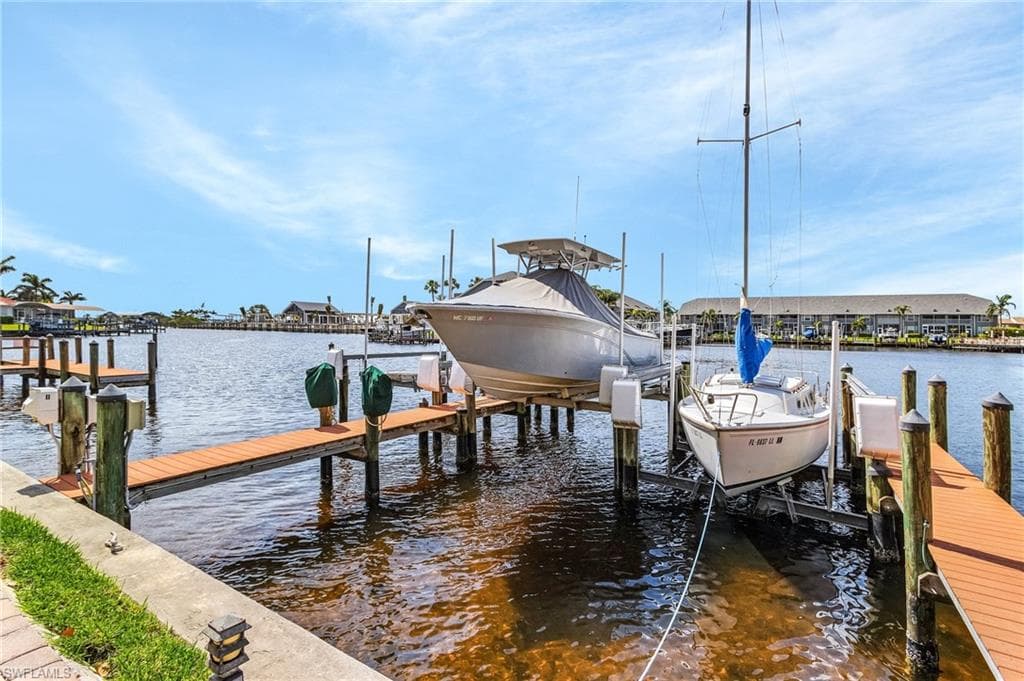 4647 SE 17th PL # 103, CAPE CORAL FL 33904-23