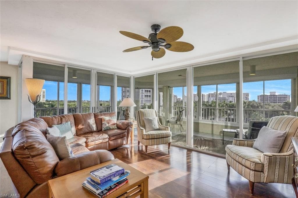 21 Bluebill AVE # B401, NAPLES FL 34108-1