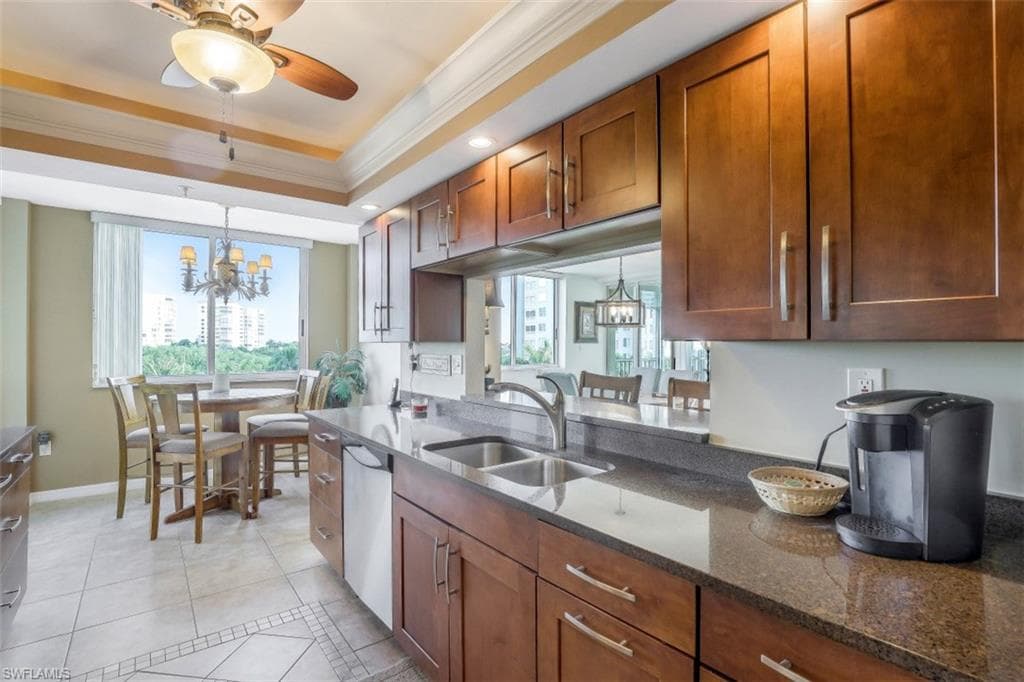 21 Bluebill AVE # B401, NAPLES FL 34108-5