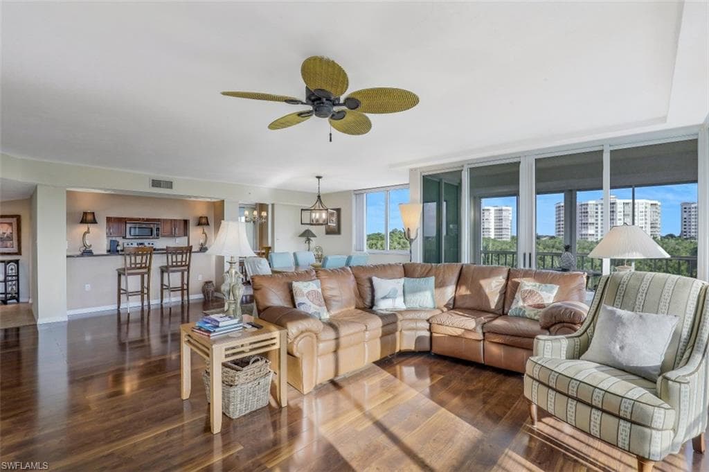 21 Bluebill AVE # B401, NAPLES FL 34108-3