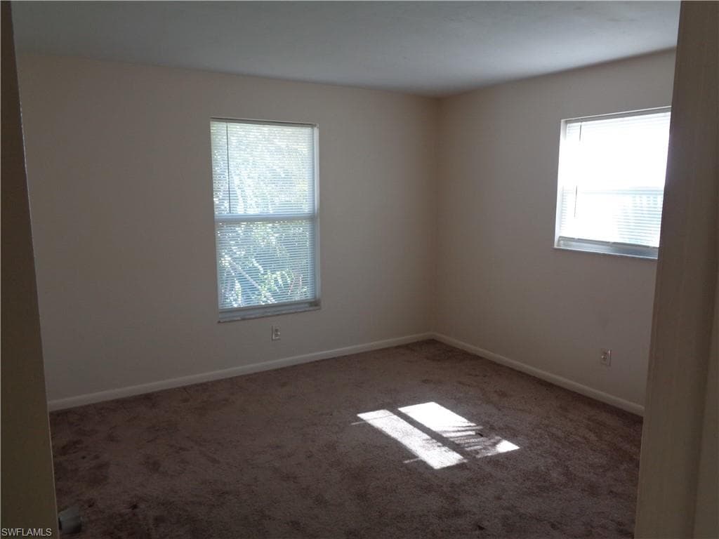 820 Cape Coral PKWY W, CAPE CORAL FL 33914-5