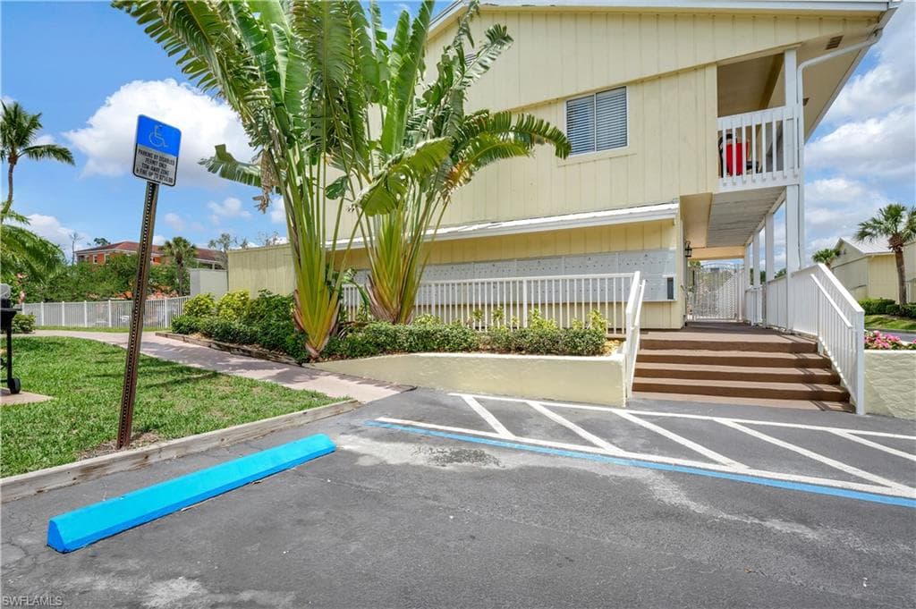 4633 Bayshore DR # M3, NAPLES FL 34112-23