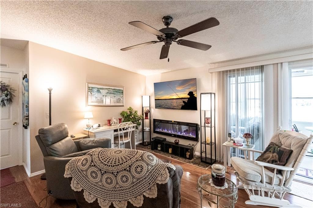 10051 Broken Woods CT S, NORTH FORT MYERS FL 33903-16