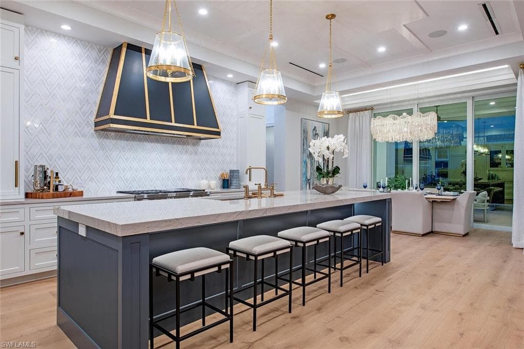 1380 Pelican AVE, NAPLES FL 34102-2