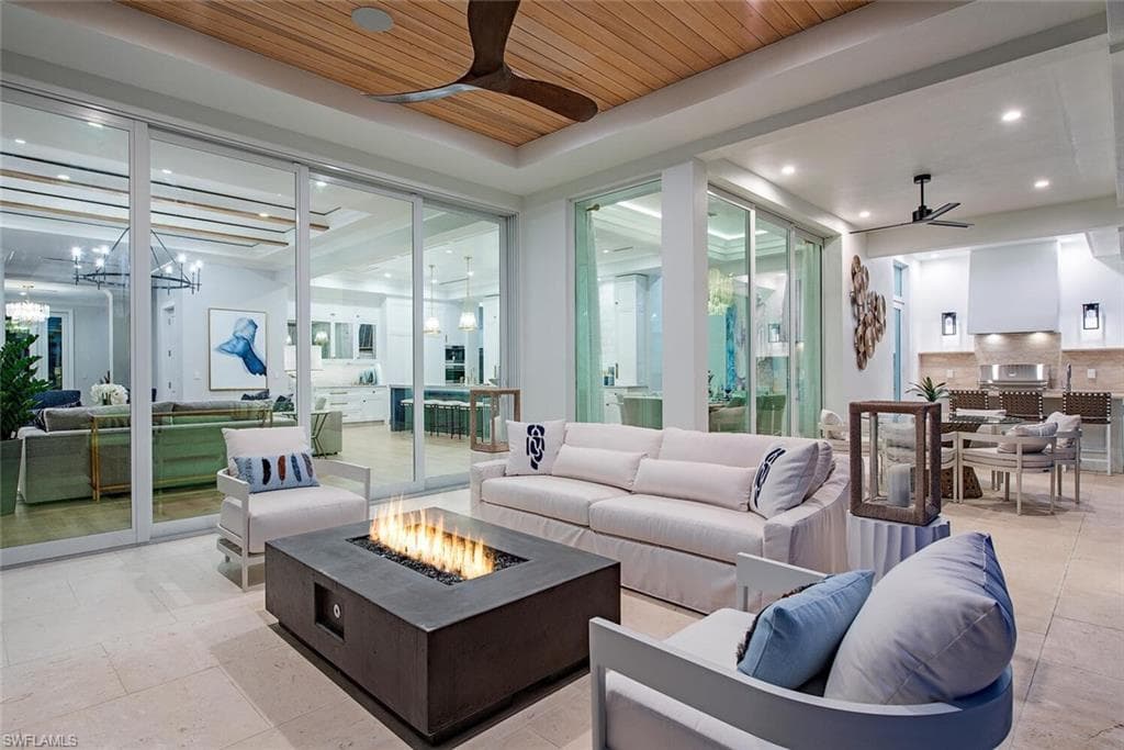 1380 Pelican AVE, NAPLES FL 34102-19