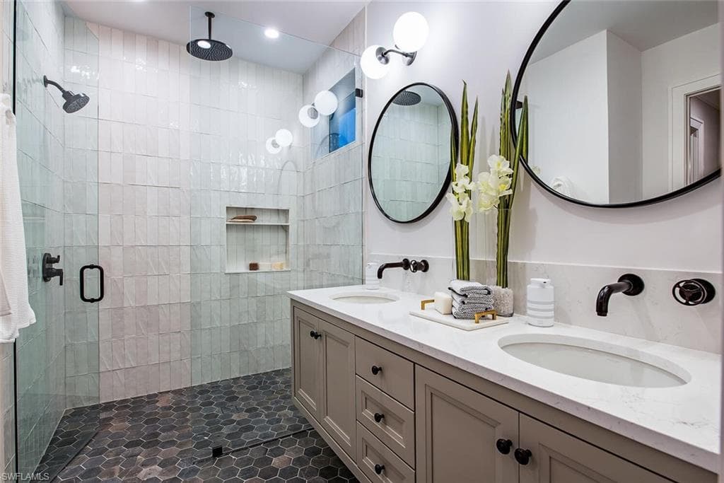 1380 Pelican AVE, NAPLES FL 34102-8