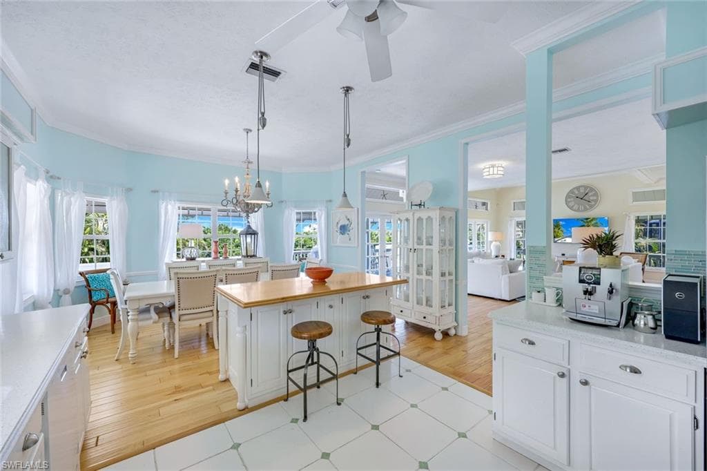 203 San Mateo DR, BONITA SPRINGS FL 34134-6