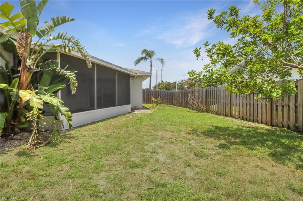 9721 Deerfoot DR, FORT MYERS FL 33919-18