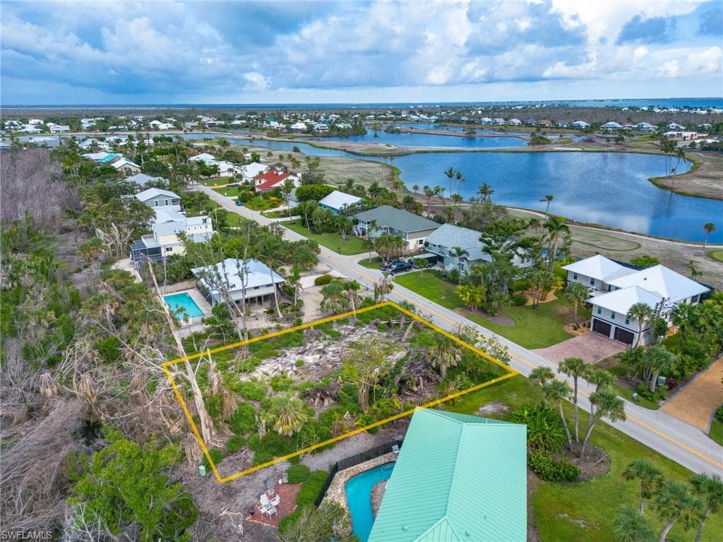 1032 Sand Castle RD, SANIBEL FL 33957-2