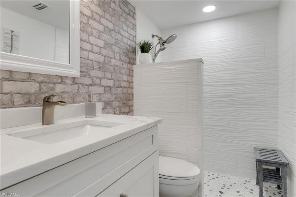 25850 Hickory BLVD # 102, BONITA SPRINGS FL 34134-16