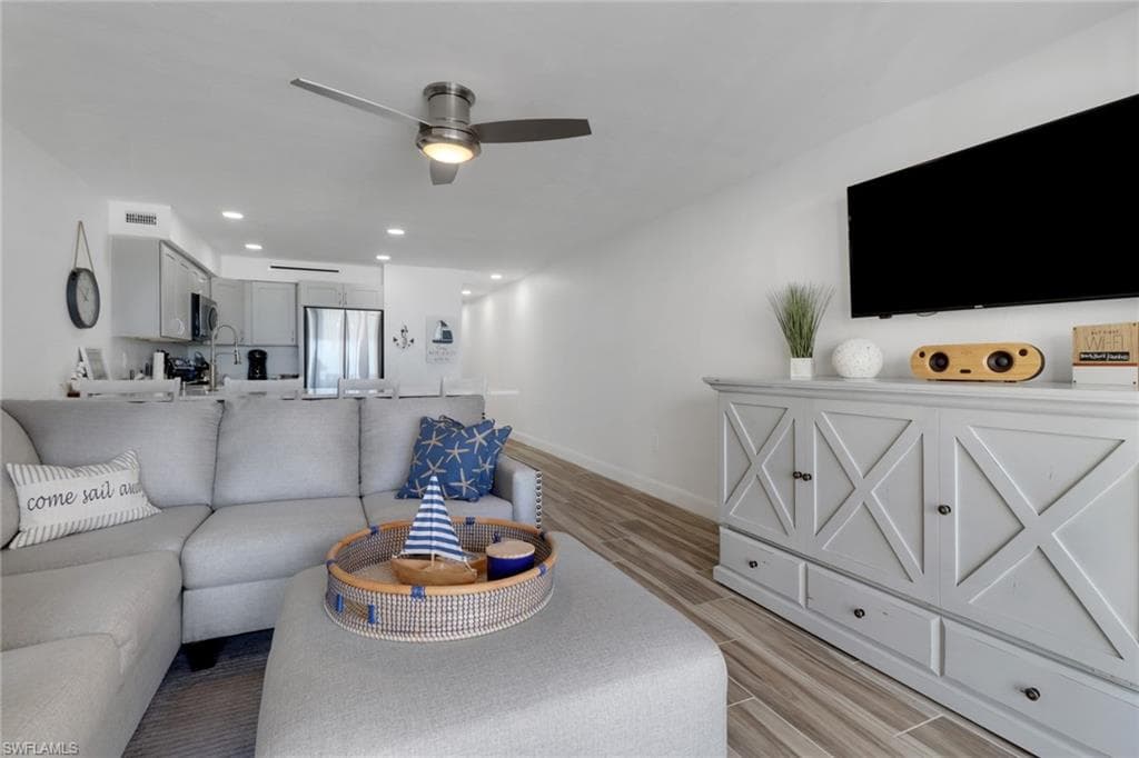 25850 Hickory BLVD # 102, BONITA SPRINGS FL 34134-3