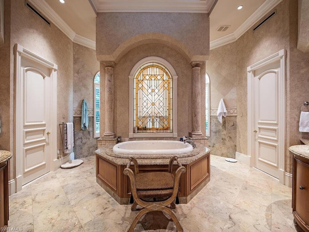 9663 MASHIE CT, NAPLES FL 34108-27