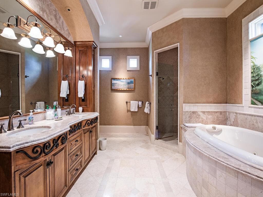 9663 MASHIE CT, NAPLES FL 34108-38