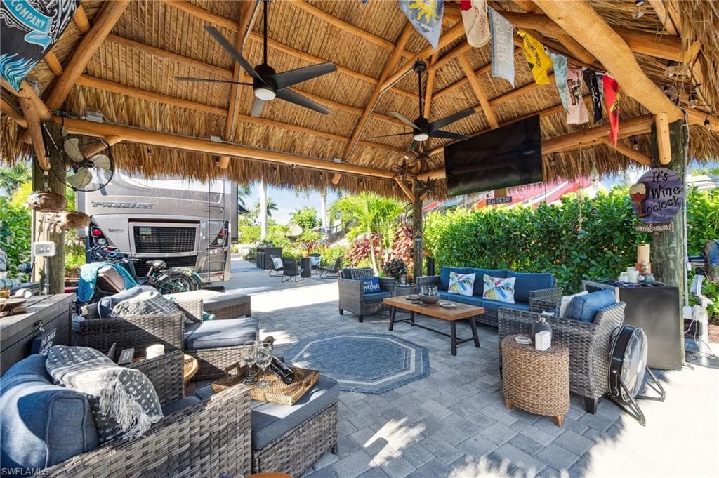 13575 Snook CIR, NAPLES FL 34114-1