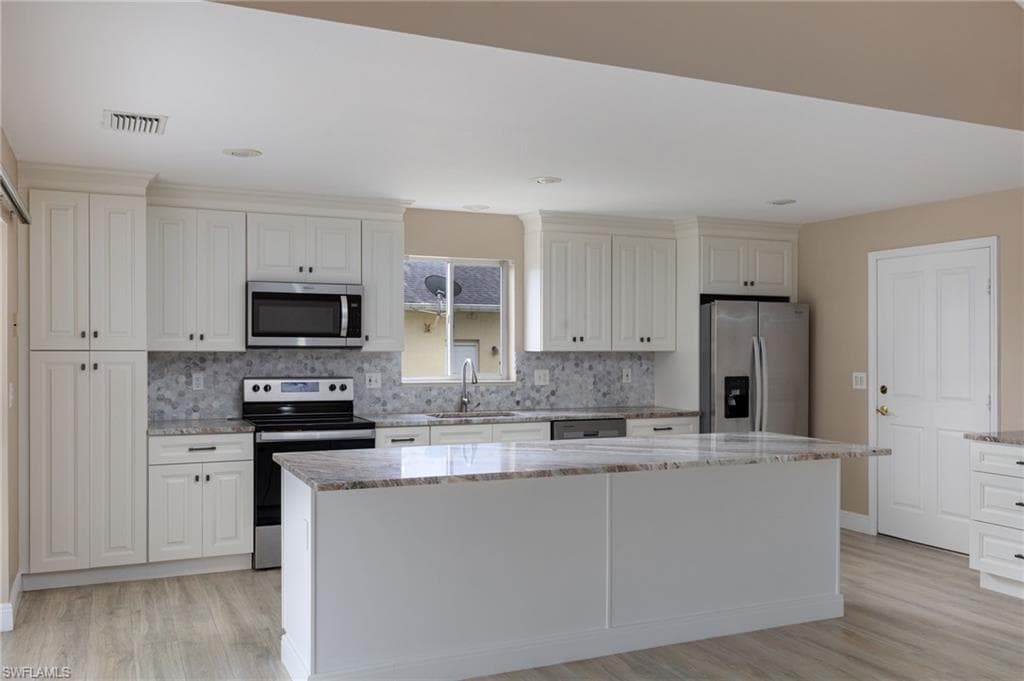 17619 Boat Club DR, FORT MYERS FL 33908-5