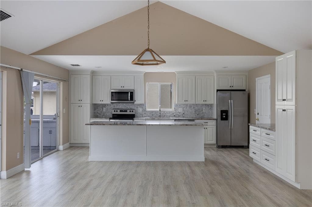 17619 Boat Club DR, FORT MYERS FL 33908-4