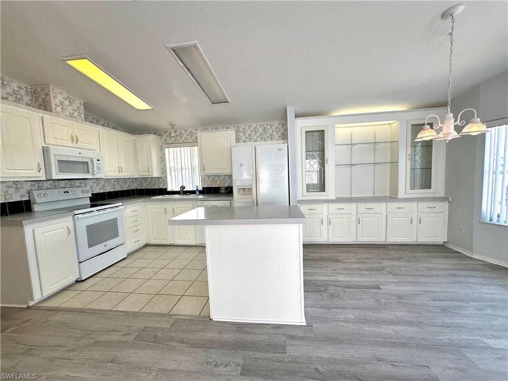 4551 Mayflower WAY E, ESTERO FL 33928-14