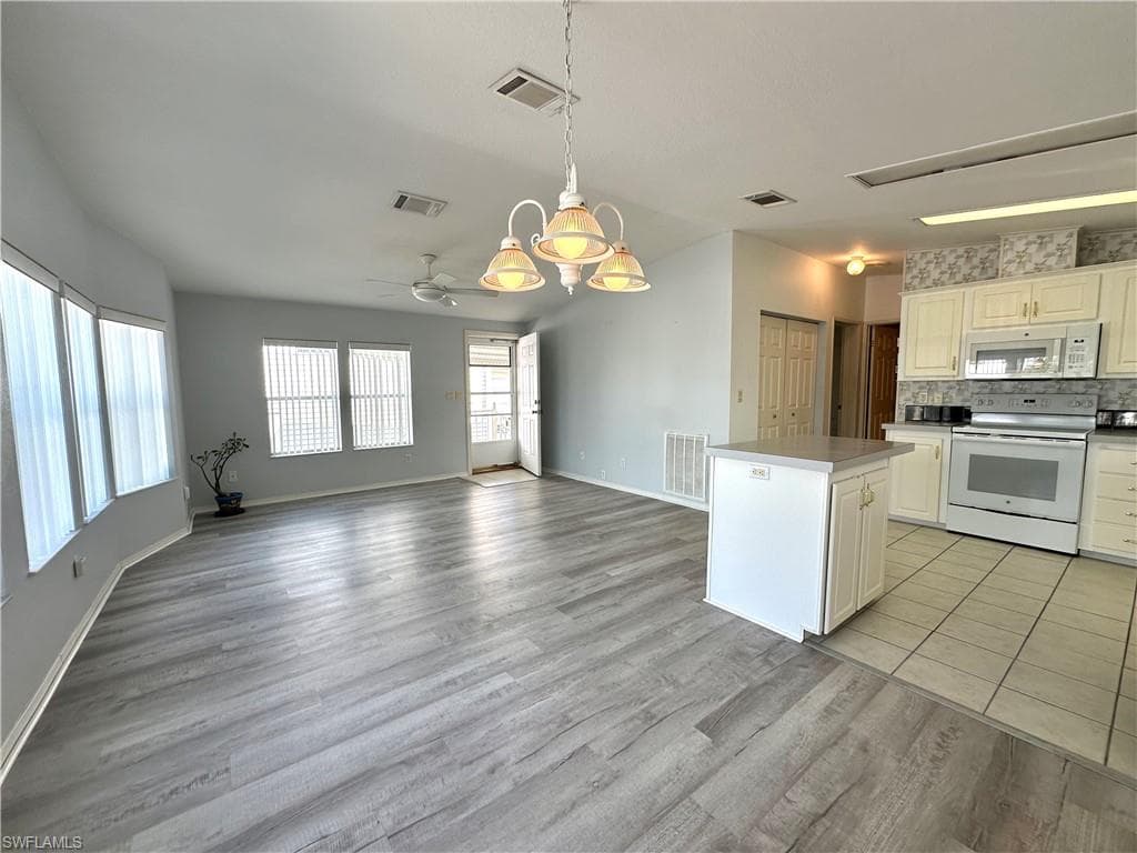 4551 Mayflower WAY E, ESTERO FL 33928-10