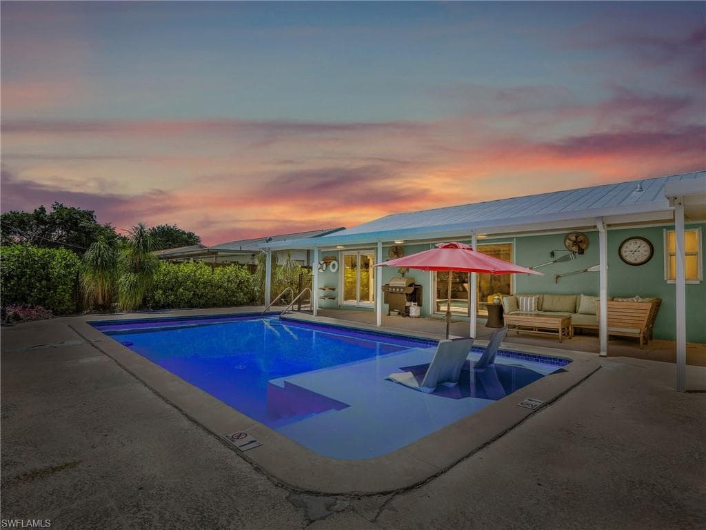 1268 Lake Shore DR, NAPLES FL 34103-19