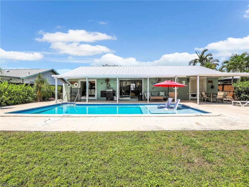 1268 Lake Shore DR, NAPLES FL 34103-14