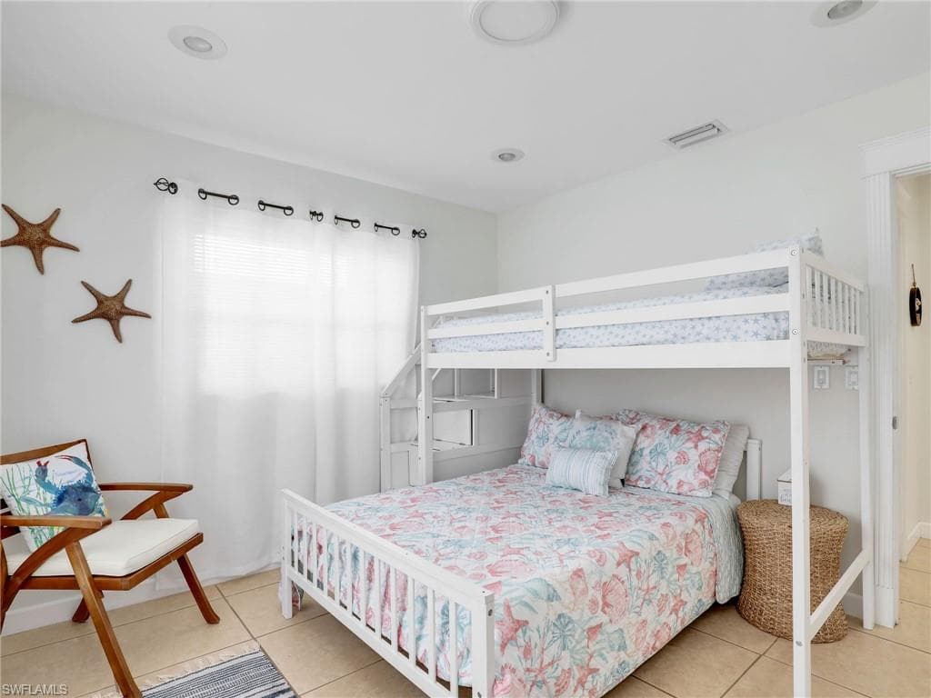 1268 Lake Shore DR, NAPLES FL 34103-10