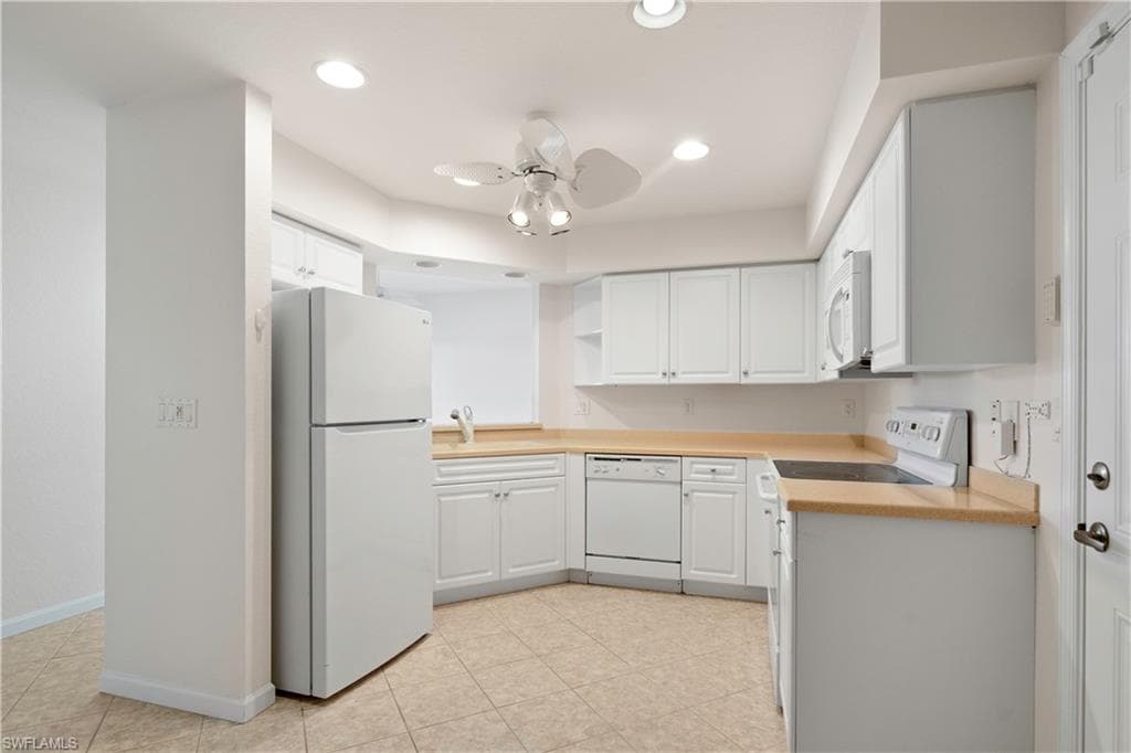 25073 Peacock LN # 102, NAPLES FL 34114-9