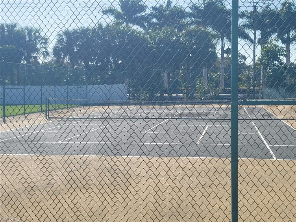 25073 Peacock LN # 102, NAPLES FL 34114-32