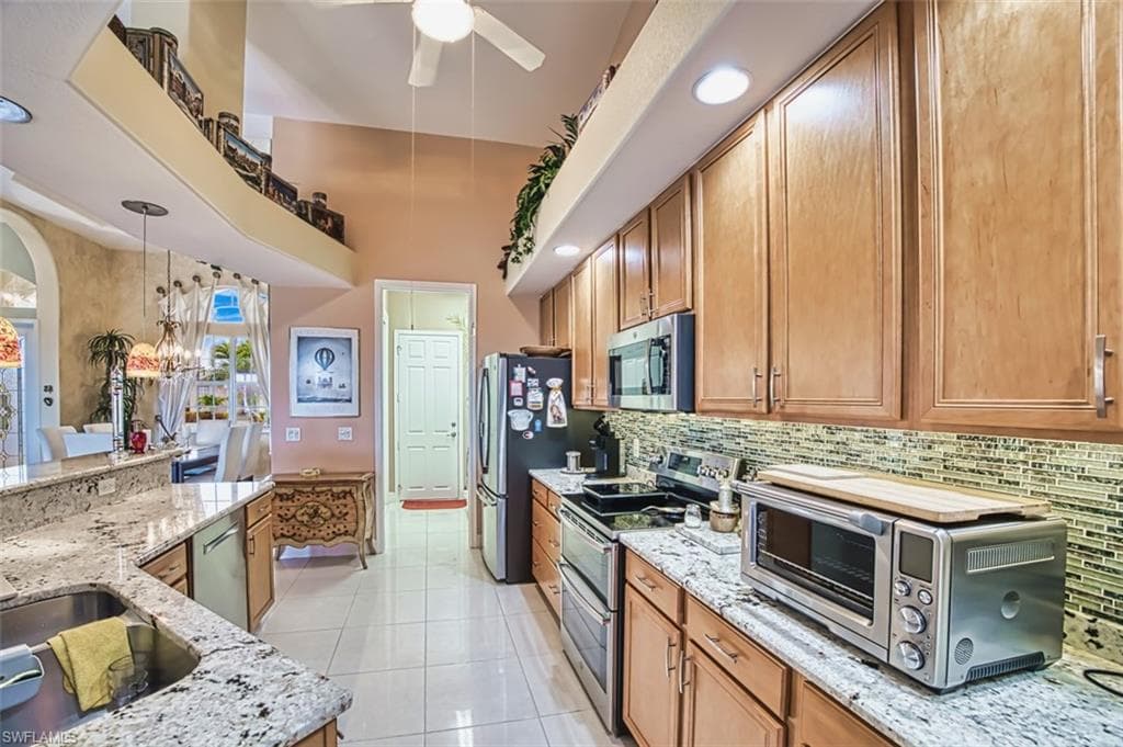 8356 Southwind Bay CIR, FORT MYERS FL 33908-10