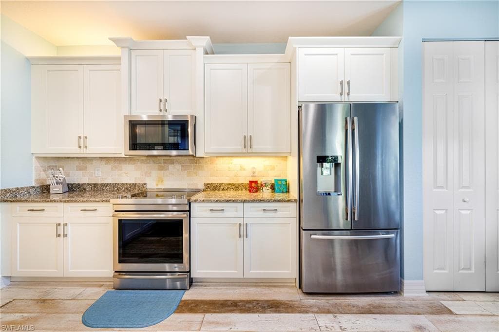 11717 Meadowrun CIR, FORT MYERS FL 33913-21