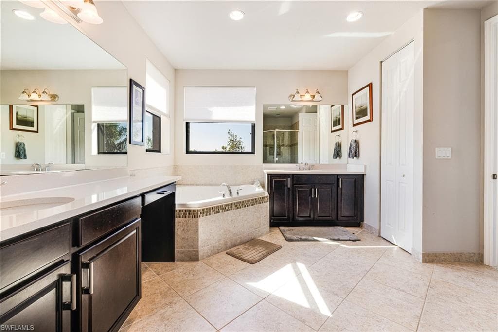 11717 Meadowrun CIR, FORT MYERS FL 33913-32