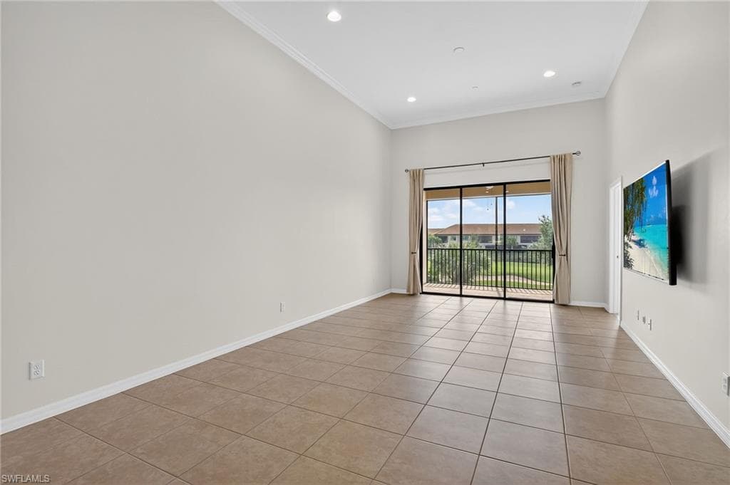 9386 Pocida CT # 202, NAPLES FL 34119-16