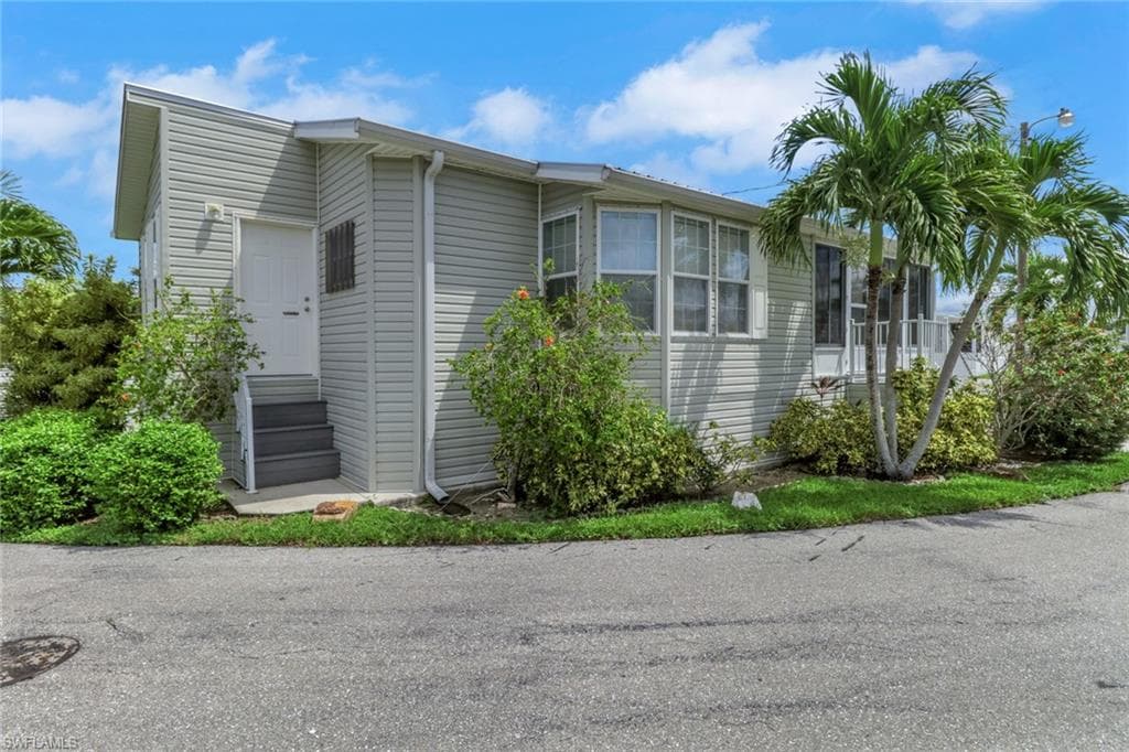 20721 BASIN DR, ESTERO FL 33928-1