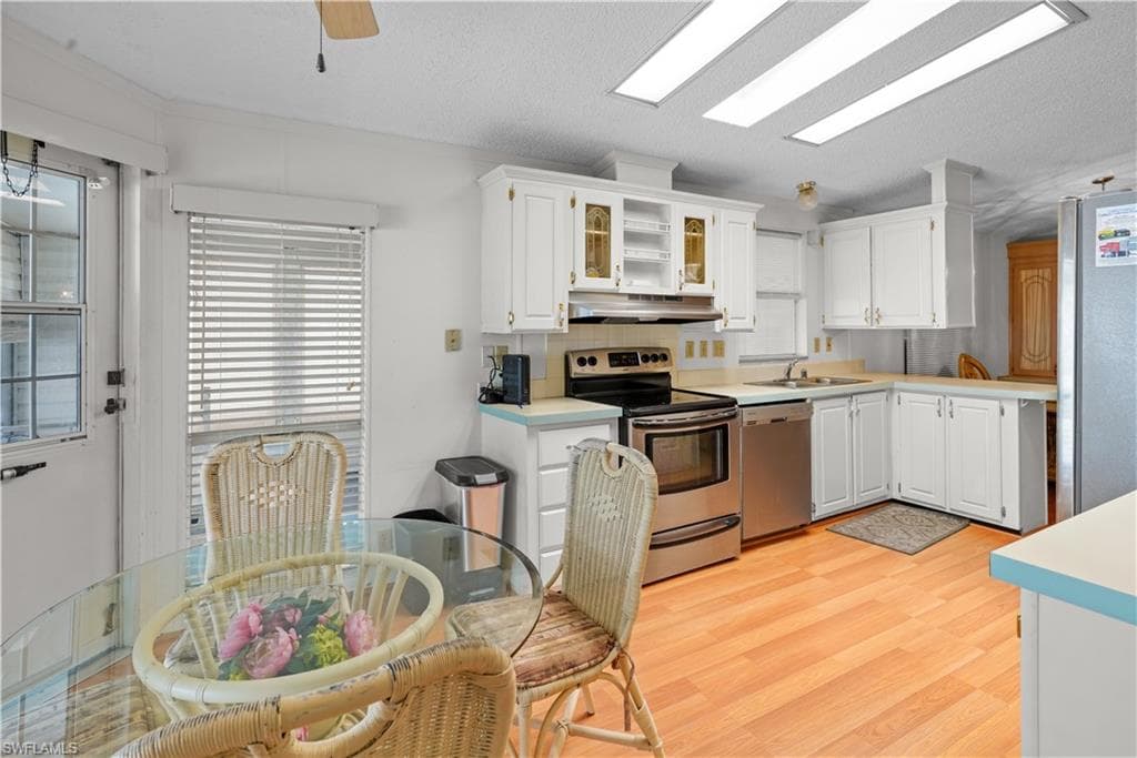 49 Turquoise AVE, NAPLES FL 34114-4