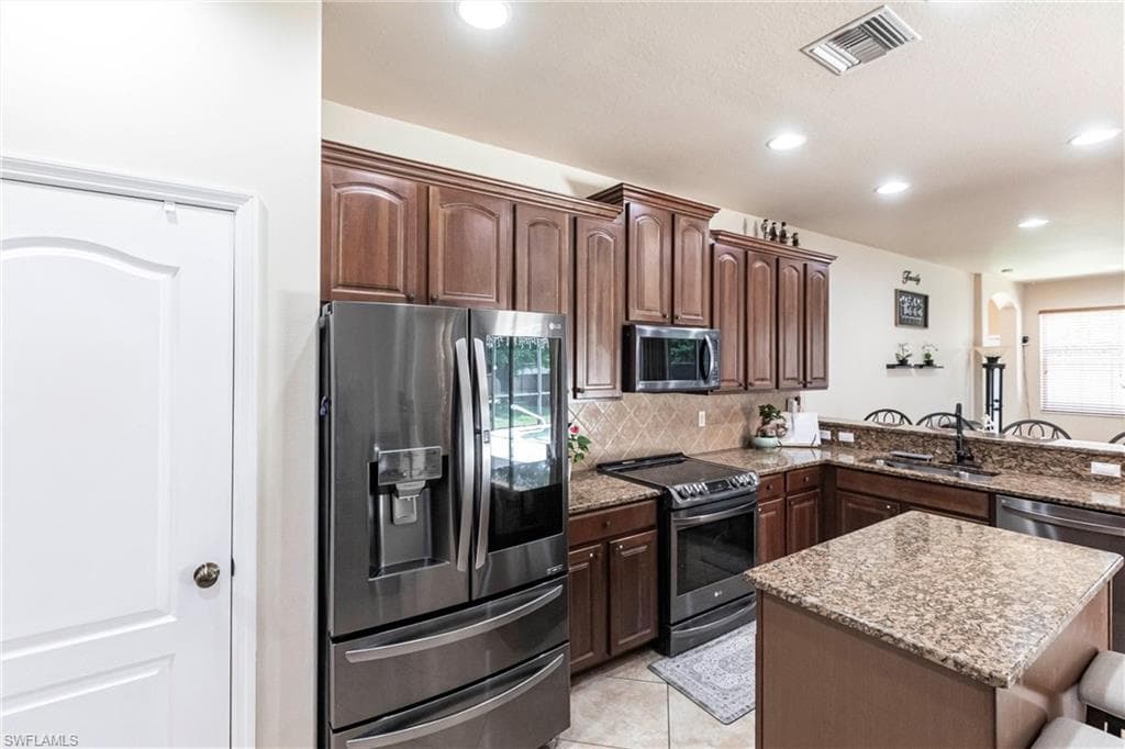 2808 Via Piazza LOOP, FORT MYERS FL 33905-7