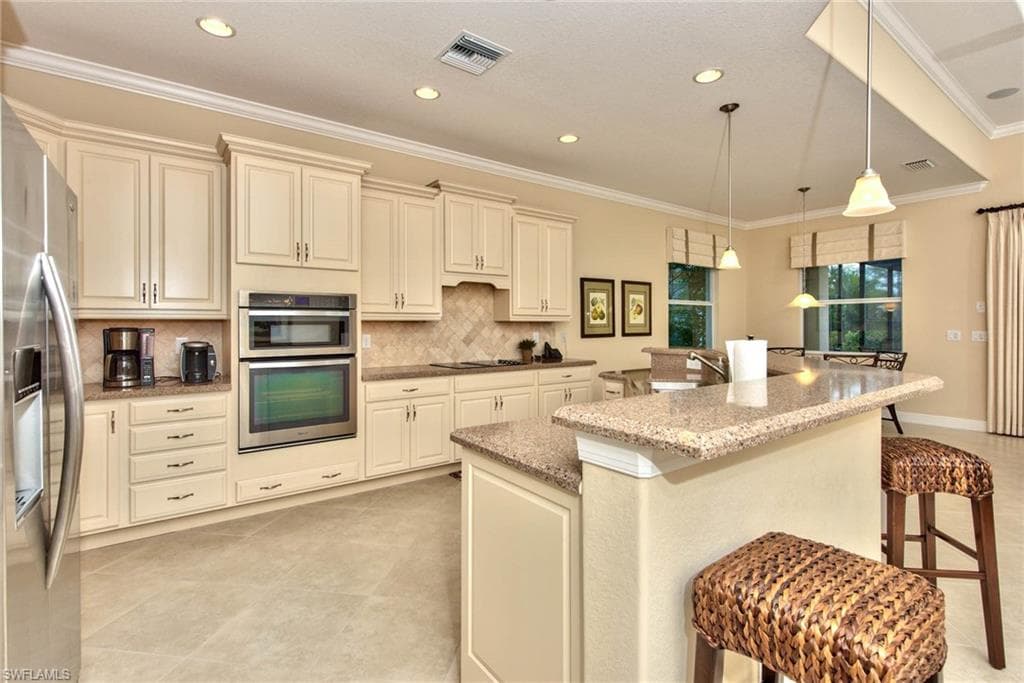 7755 Martino CIR, NAPLES FL 34112-9