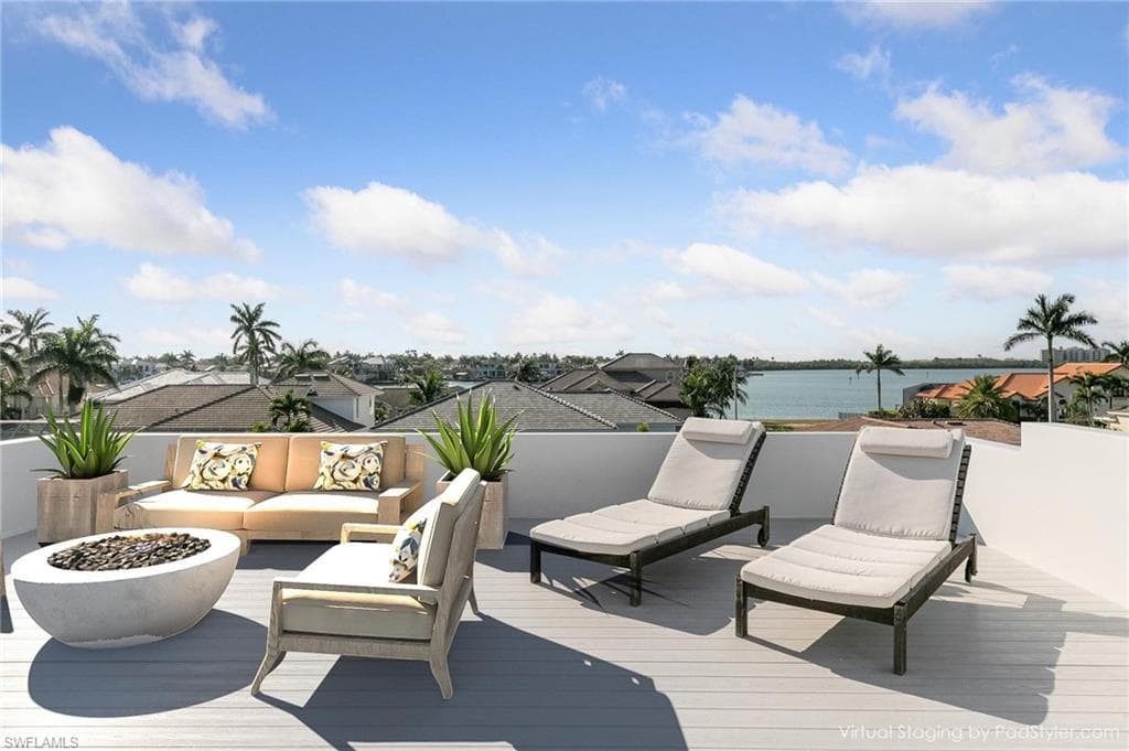 724 Plantation CT, MARCO ISLAND FL 34145-1