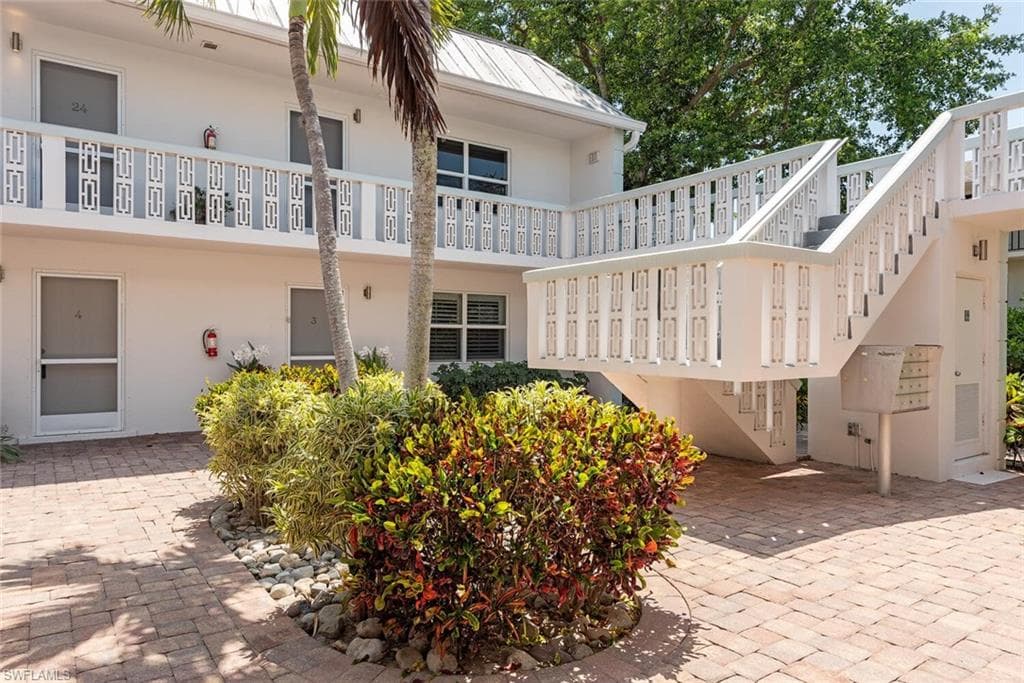 780 10th AVE S # 23, NAPLES FL 34102-1