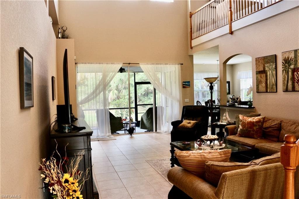 15474 Los Reyes LN, NAPLES FL 34110-4