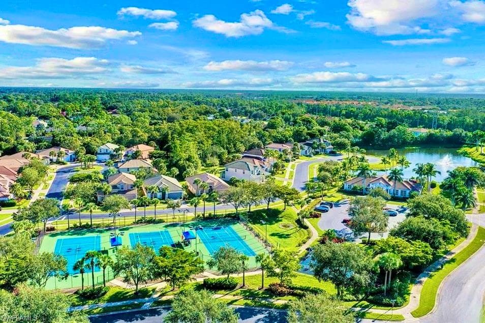 15474 Los Reyes LN, NAPLES FL 34110-32