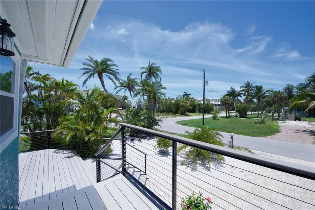 210 Dakota AVE, FORT MYERS BEACH FL 33931-33