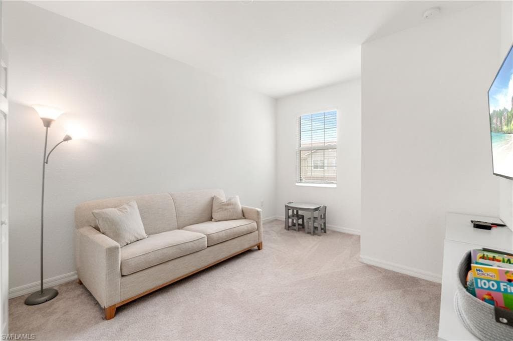 2767 Blossom WAY, NAPLES FL 34120-21