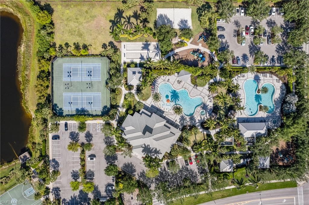 2767 Blossom WAY, NAPLES FL 34120-28