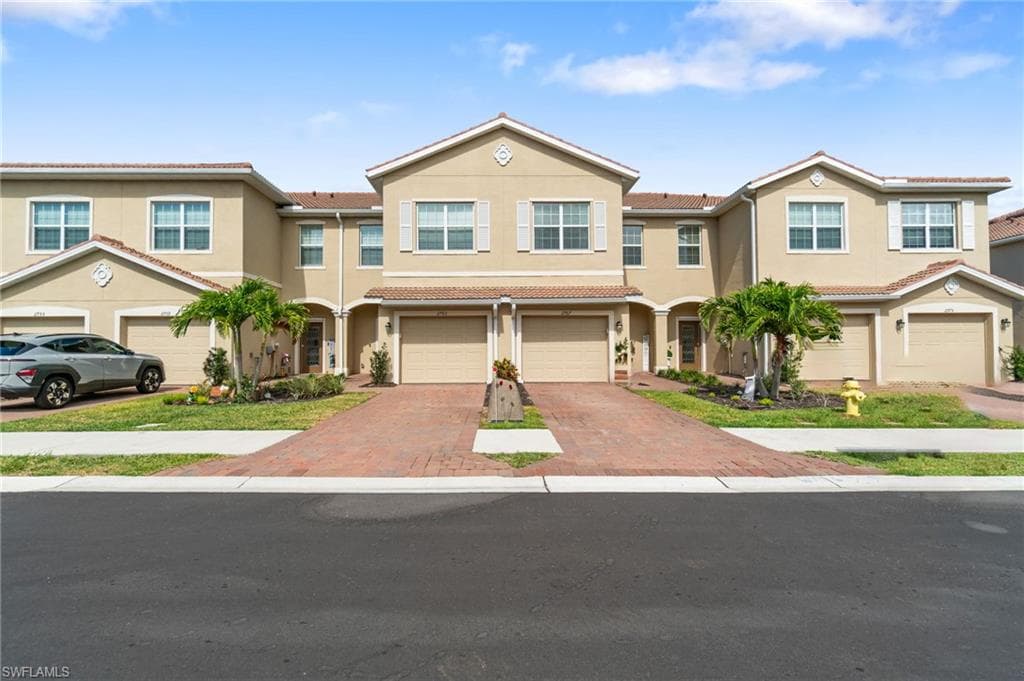 2767 Blossom WAY, NAPLES FL 34120-24
